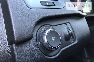 Седан Opel Insignia 2010 в 
