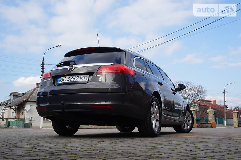 Універсал Opel Insignia 2013 в Самборі