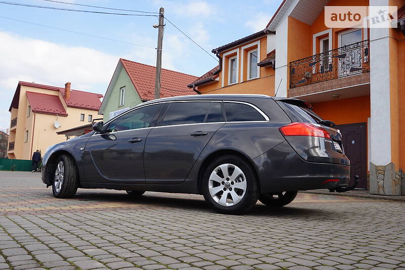 Універсал Opel Insignia 2013 в Самборі