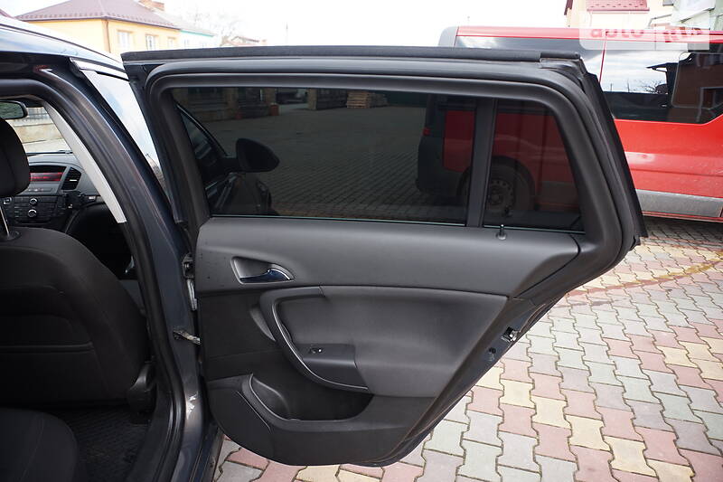 Універсал Opel Insignia 2013 в Самборі