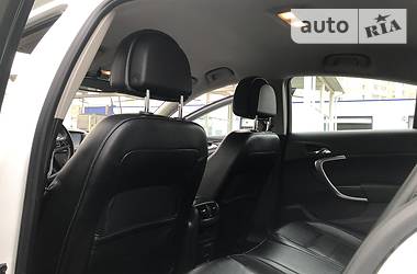 Седан Opel Insignia 2010 в 