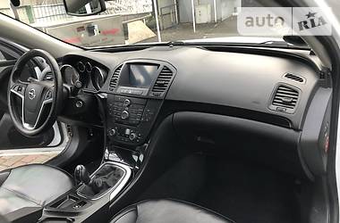 Седан Opel Insignia 2010 в 