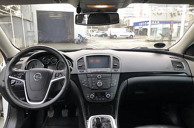 Седан Opel Insignia 2010 в 