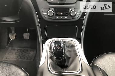 Седан Opel Insignia 2010 в 