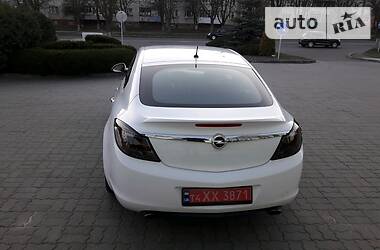 Седан Opel Insignia 2010 в 