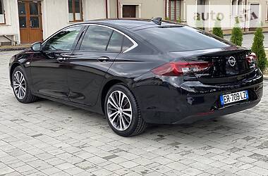 Седан Opel Insignia 2017 в 