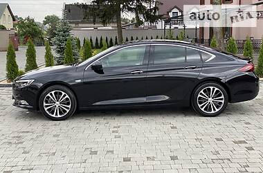 Седан Opel Insignia 2017 в 