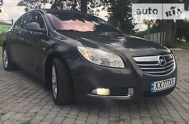 Хэтчбек Opel Insignia 2012 в Бродах