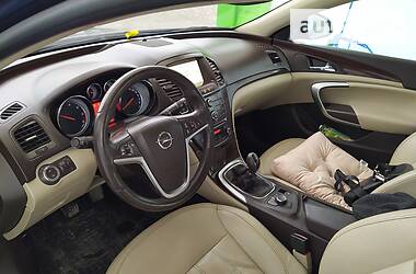 Хетчбек Opel Insignia 2012 в Золочеві