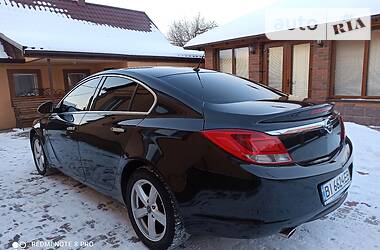 Седан Opel Insignia 2010 в Миргороде