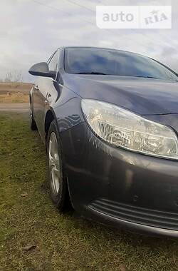 Седан Opel Insignia 2010 в Львове