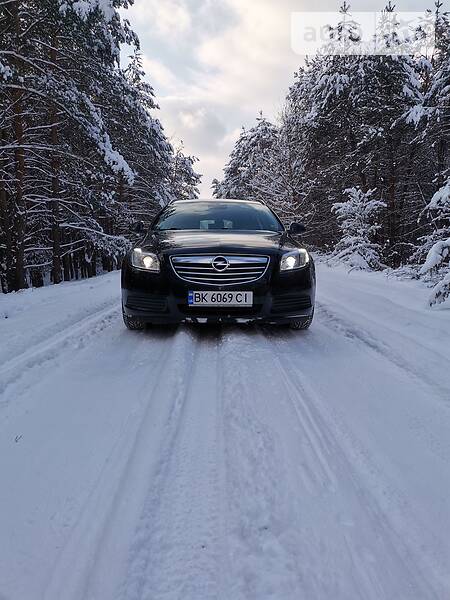 Универсал Opel Insignia 2010 в Сарнах