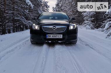 Универсал Opel Insignia 2010 в Сарнах