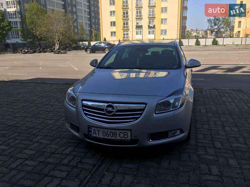 Універсал Opel Insignia 2013 в Івано-Франківську
