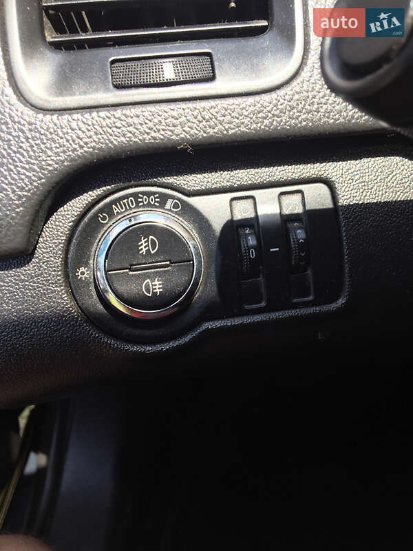 Универсал Opel Insignia 2013 в Бучаче