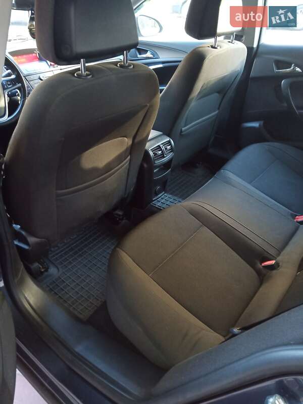 Лифтбек Opel Insignia 2011 в Киеве фото 8 Лифтбек Opel Insignia 2011 в Киеве