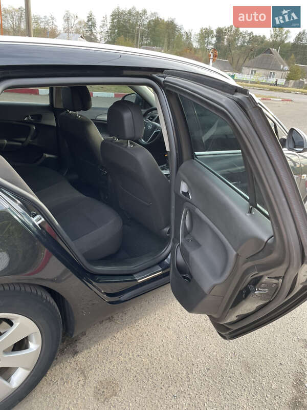 Универсал Opel Insignia 2012 в Тетиеве
