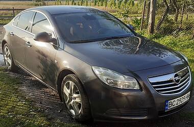 Седан Opel Insignia 2010 в Львове