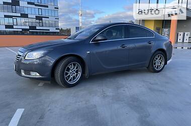 Седан Opel Insignia 2010 в Киеве