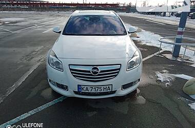 Универсал Opel Insignia 2012 в 