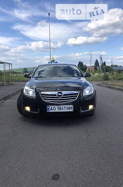 Седан Opel Insignia 2012 в Тячеві