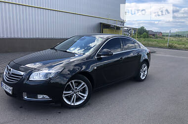 Седан Opel Insignia 2012 в Тячеві