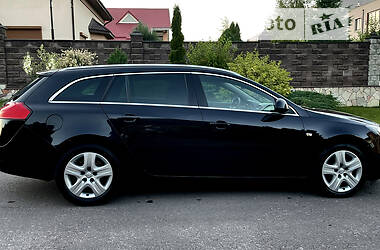 Универсал Opel Insignia 2009 в 