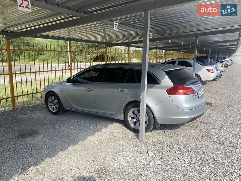 Универсал Opel Insignia 2010 в Каменском