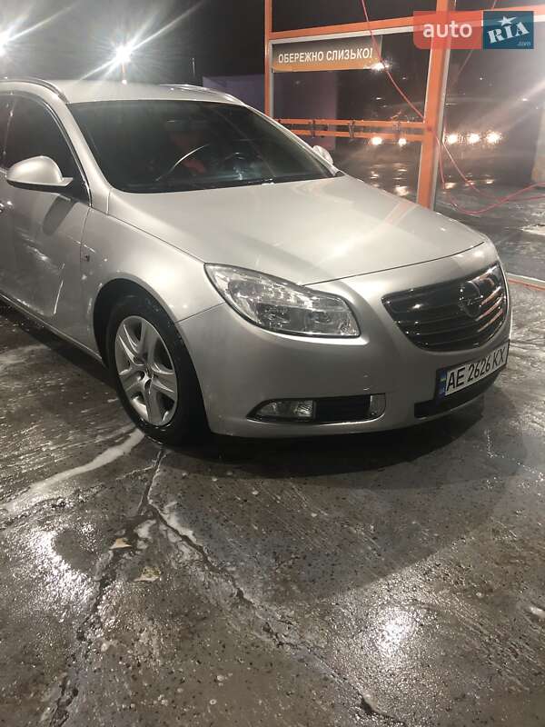 Универсал Opel Insignia 2010 в Каменском