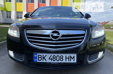 Универсал Opel Insignia 2011 в Костополе