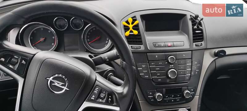 Седан Opel Insignia 2012 в Черновцах