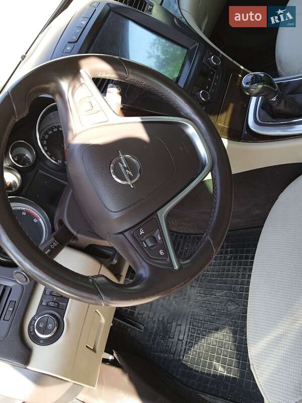 Універсал Opel Insignia 2010 в Тернополі