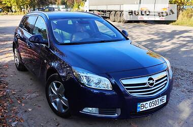 Универсал Opel Insignia 2010 в 