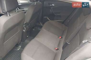 Универсал Opel Insignia 2011 в 