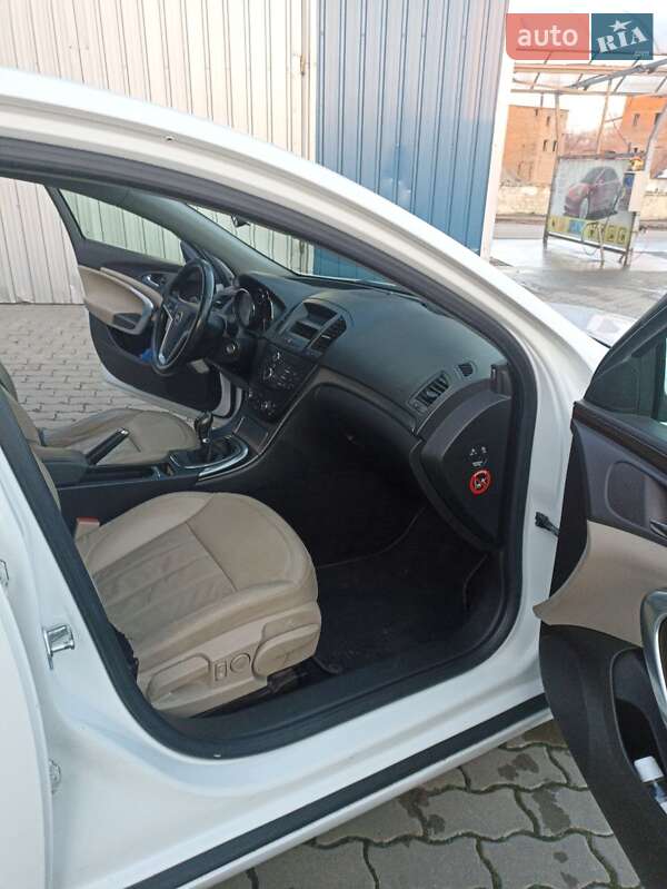 Седан Opel Insignia 2009 в Чернівцях