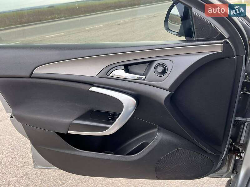 Ліфтбек Opel Insignia 2011 в Дніпрі