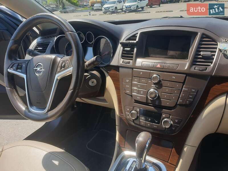 Седан Opel Insignia 2011 в Дніпрі