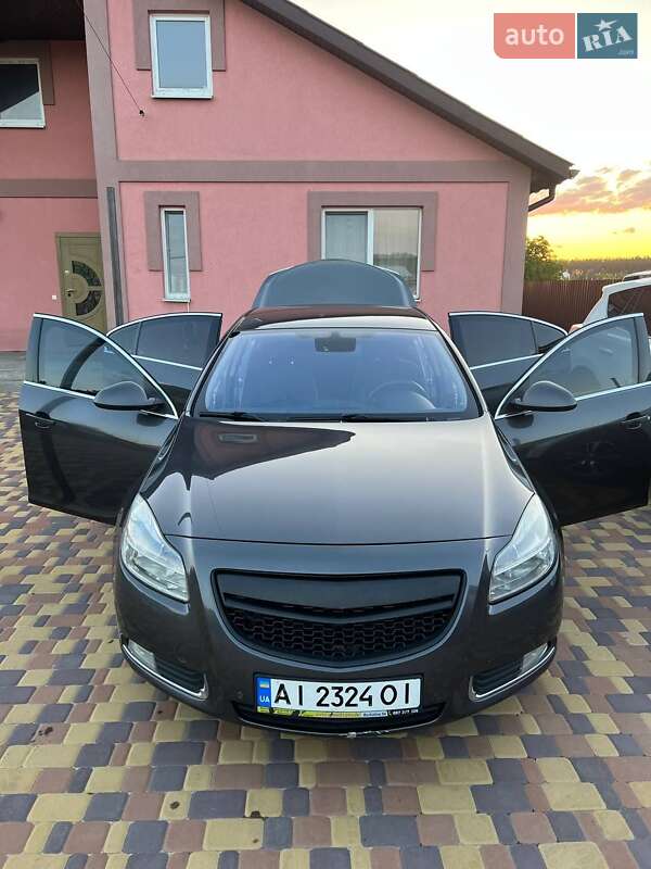 Седан Opel Insignia 2008 в Обухове