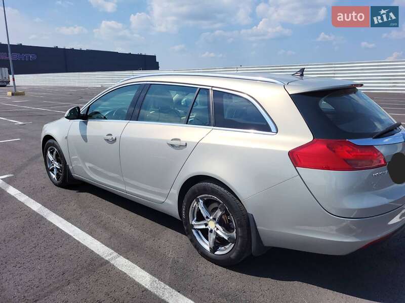 Універсал Opel Insignia 2010 в Львові