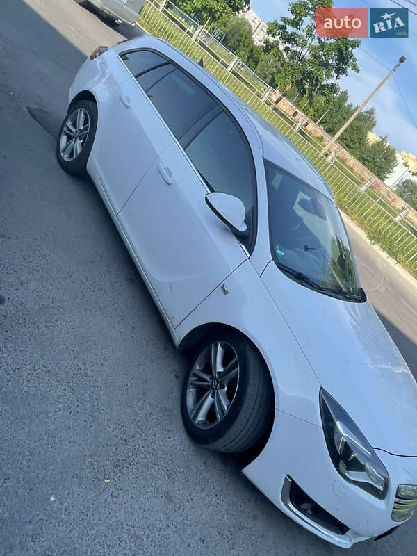 Універсал Opel Insignia 2015 в Рівному