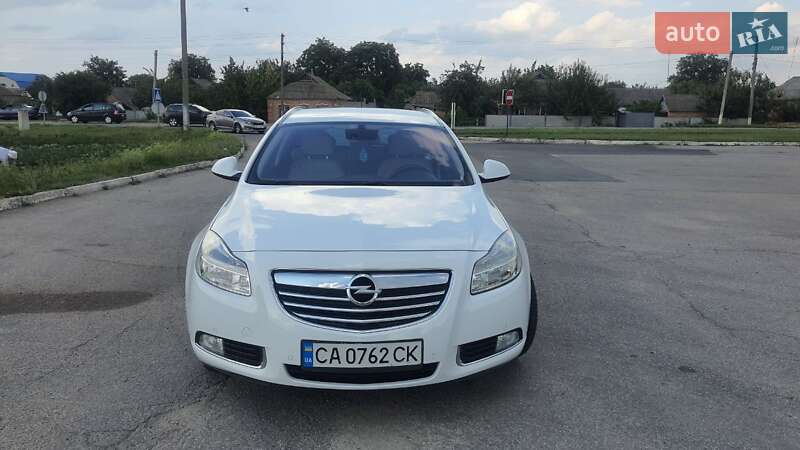 Универсал Opel Insignia 2010 в Малой Виске