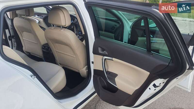 Универсал Opel Insignia 2010 в Малой Виске