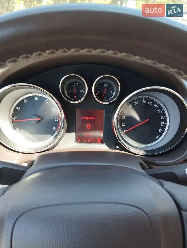 Універсал Opel Insignia 2009 в Дніпрі