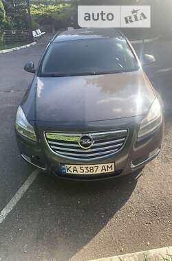 Универсал Opel Insignia 2011 в 