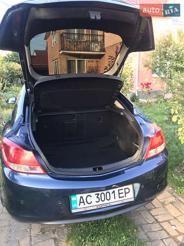 Лифтбек Opel Insignia 2013 в Луцке