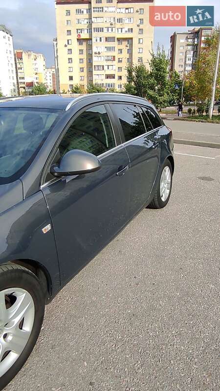 Універсал Opel Insignia 2015 в Івано-Франківську