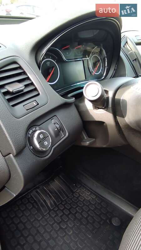 Універсал Opel Insignia 2015 в Івано-Франківську