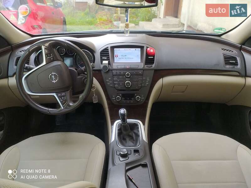 Універсал Opel Insignia 2010 в Бориславі