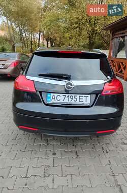 Универсал Opel Insignia 2010 в 