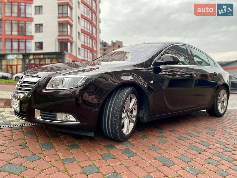 Ліфтбек Opel Insignia 2010 в Івано-Франківську